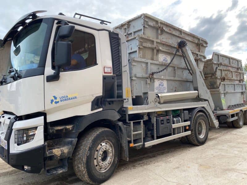 Camion et bennes Loca Benne Gironde livrés à Blanquefort